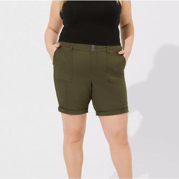NWOT TORRID Shorts 24 Olive-Green Roll-Tab Flap-Pocket Stretch-Cotton”FeeltheFit